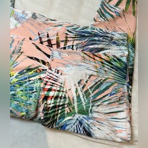 Fabletics Athletic Yoga Cropped Size XXL